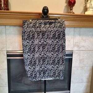 💥 3/$20 LuLaRoe Medium Black Floral Leaf Designl Skirt!